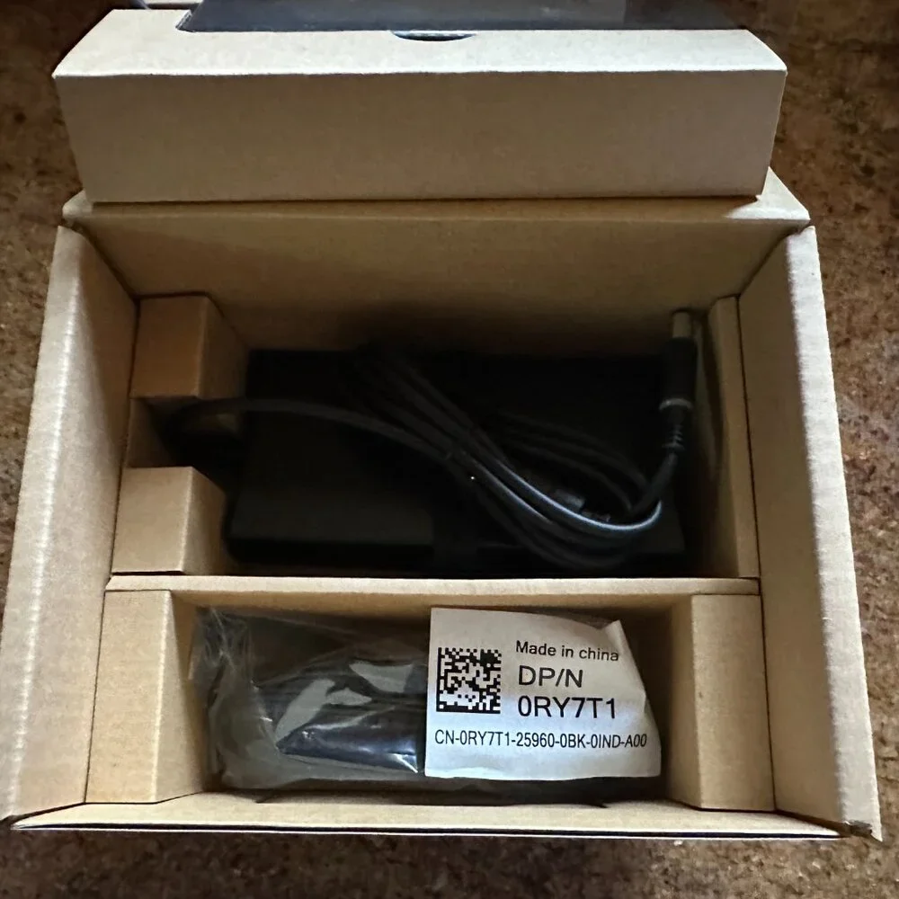 Dell 6000 Universal Docking Station and Adapter Charger NWT NIB